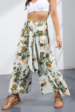 Load image into Gallery viewer, Printed Tie-Front Culottes