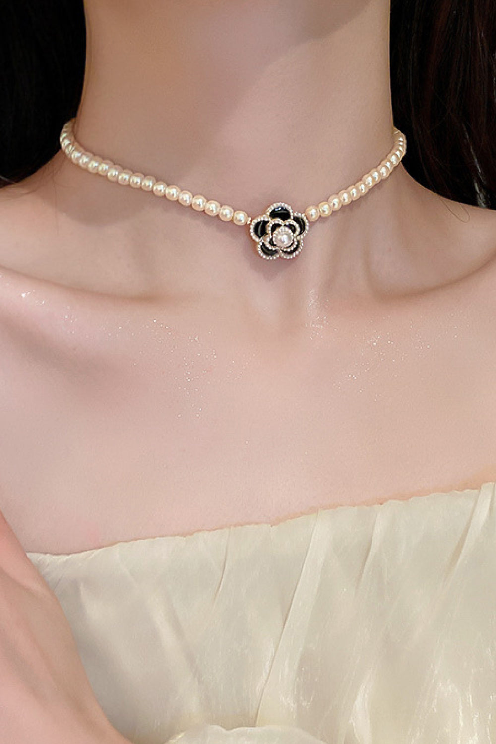 Flower Pearl Necklace