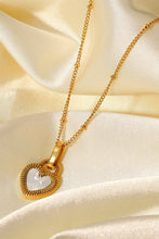 Load image into Gallery viewer, Contrast Heart Pendant Necklace
