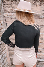 Load image into Gallery viewer, Spliced Lace Round Neck Long Sleeve Top