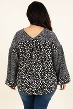 Load image into Gallery viewer, Plus Size Animal Print Balloon Sleeve Blouse