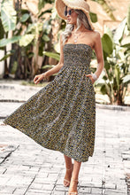 Load image into Gallery viewer, Floral Strapless Slit Midi Dress with Pockets