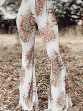 Load image into Gallery viewer, Printed Bodyline Flare Pants