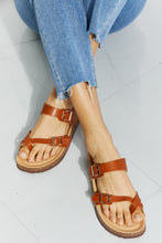 Load image into Gallery viewer, Forever Link Coastal Escape Toe Ring Footbed Slide Sandal