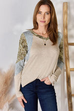 Load image into Gallery viewer, Hailey &amp; Co Colorblock V-Neck Long Sleeve Top