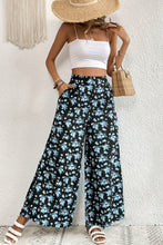 Load image into Gallery viewer, Floral Pocket Culottes