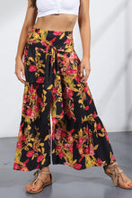 Load image into Gallery viewer, Printed Tie-Front Culottes