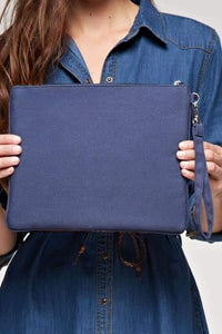 Navy/cream thick yarn wristlet clutch