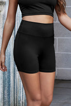 Load image into Gallery viewer, Exposed Seam Decorative Button Yoga Shorts