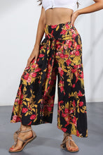 Load image into Gallery viewer, Printed Tie-Front Culottes