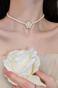 Flower Pearl Necklace