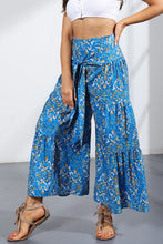 Load image into Gallery viewer, Printed Tie-Front Culottes