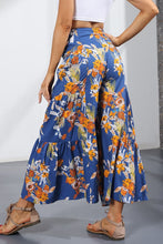 Load image into Gallery viewer, Printed Tie-Front Culottes