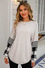 Load image into Gallery viewer, Mixed Print Curved Hem Knit Pullover
