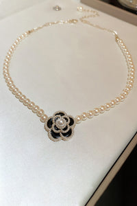 Flower Pearl Necklace