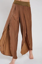 Load image into Gallery viewer, Solid Tulip Hem Flare Pants