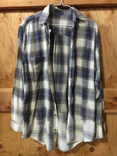 Load image into Gallery viewer, Blue &amp; White hand dipped vintage flannel Medium